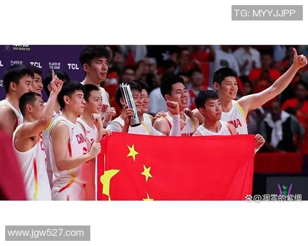 中国男篮迎战伊朗队力争胜利展现实力与团队合作精神