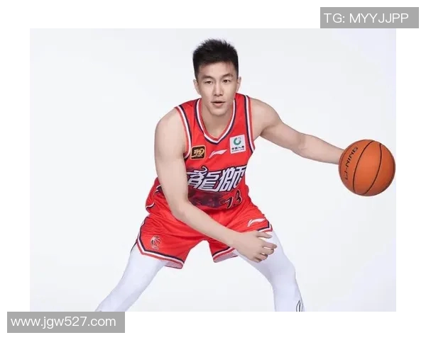 郭艾伦：从篮球场上的明星到国家队的领军人物，如何塑造自己的传奇之路